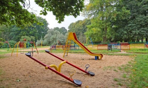 Rozbudowa placu zabaw poprzez zakup urządzeń dostosowanych do potrzeb dzieci z niepełnosprawnością