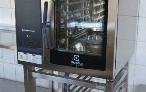 Posiłek w szkole i domu.  (1)