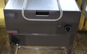 Posiłek w szkole i domu.  (4)